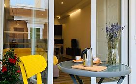 Domus13-With Private Parking