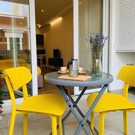 Appartamento Domus13-With Private Parking Bari Esterno foto