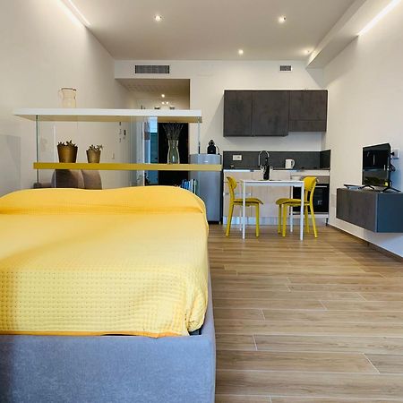 Appartamento Domus13-With Private Parking Bari Esterno foto