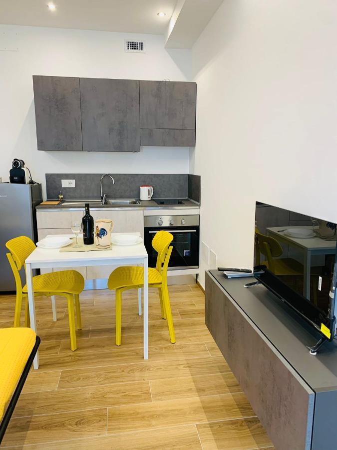 Appartamento Domus13-With Private Parking Bari Esterno foto