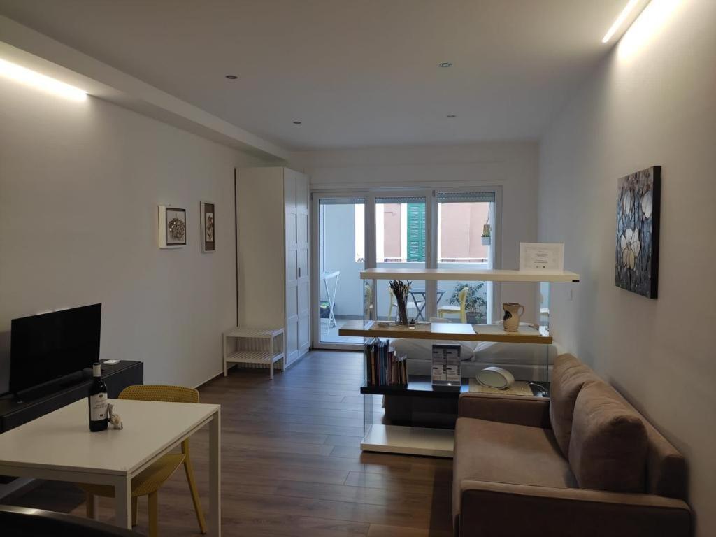 Appartamento Domus13-With Private Parking Bari Esterno foto