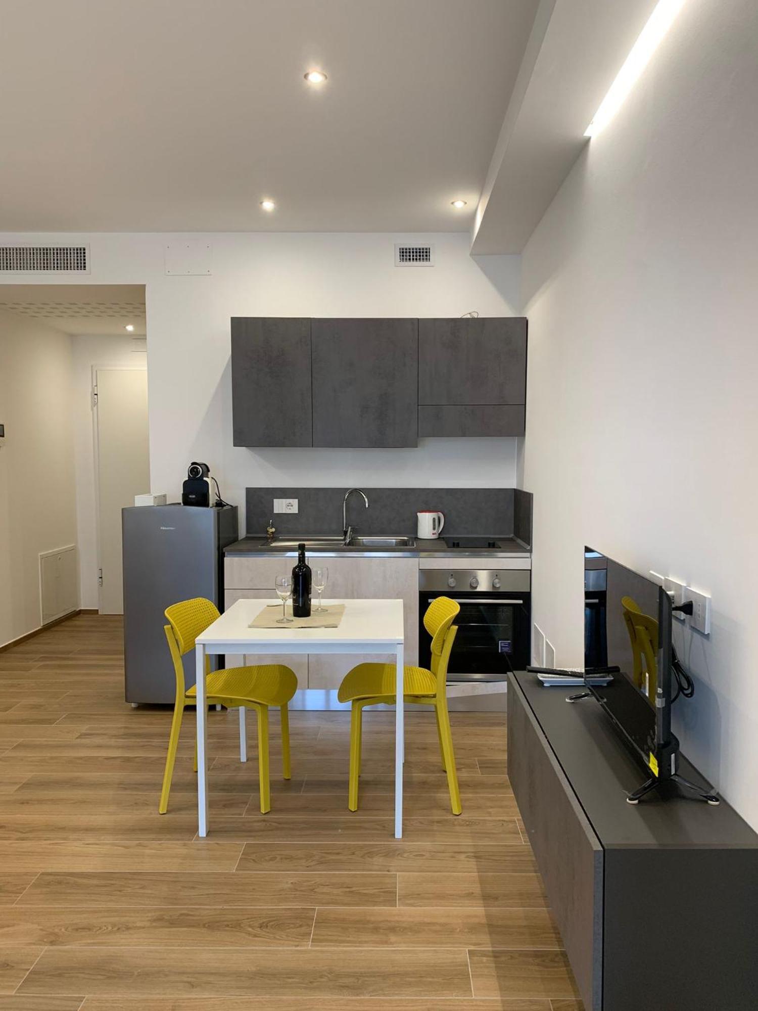 Appartamento Domus13-With Private Parking Bari Esterno foto
