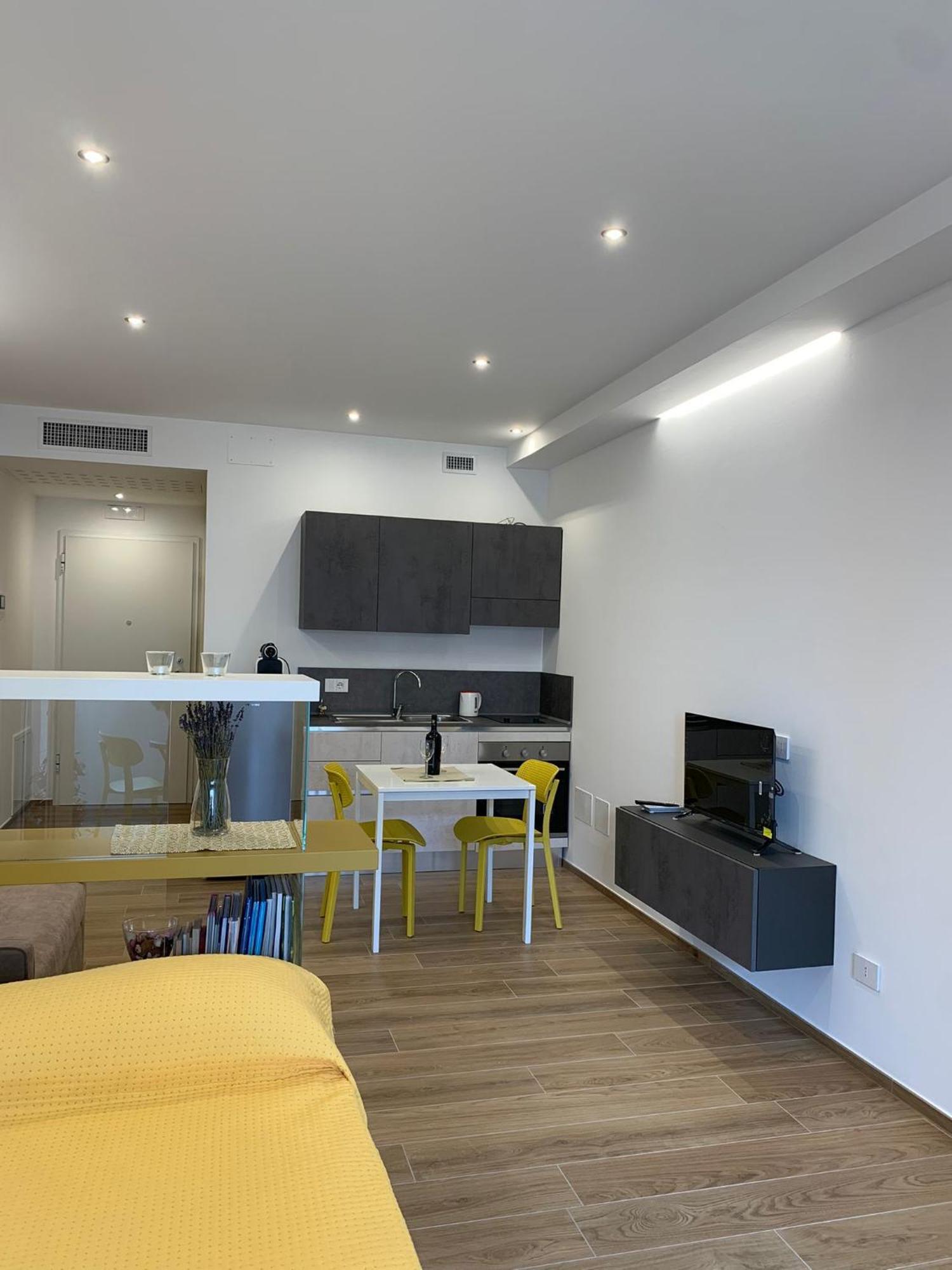 Appartamento Domus13-With Private Parking Bari Esterno foto